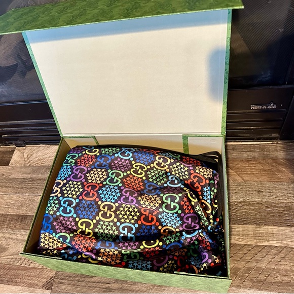 Gucci Supreme monogram Psychedelic bucket bag - Picture 2 of 13